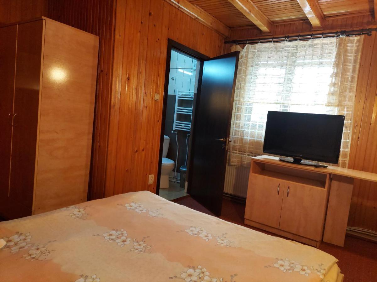 Pensiune Casa Barcaru Азуга Екстер'єр фото