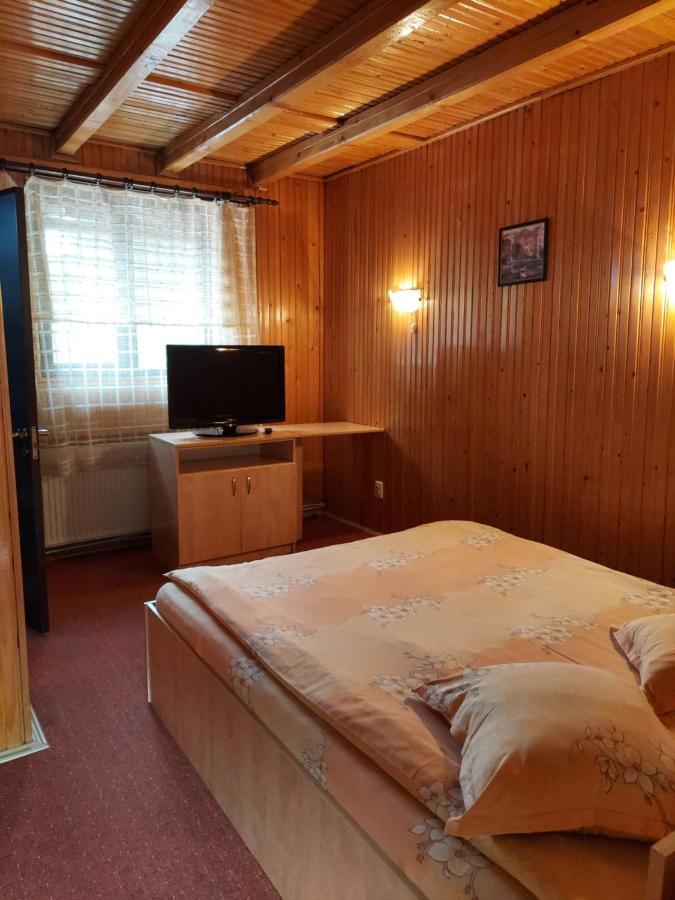 Pensiune Casa Barcaru Азуга Екстер'єр фото